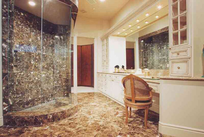 образцы дизайн керамической плитки в ванной комнате